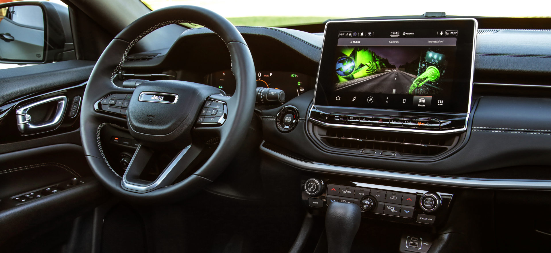 NEW 10.1" UCONNECT™ INFOTAINMENT SYSTEM